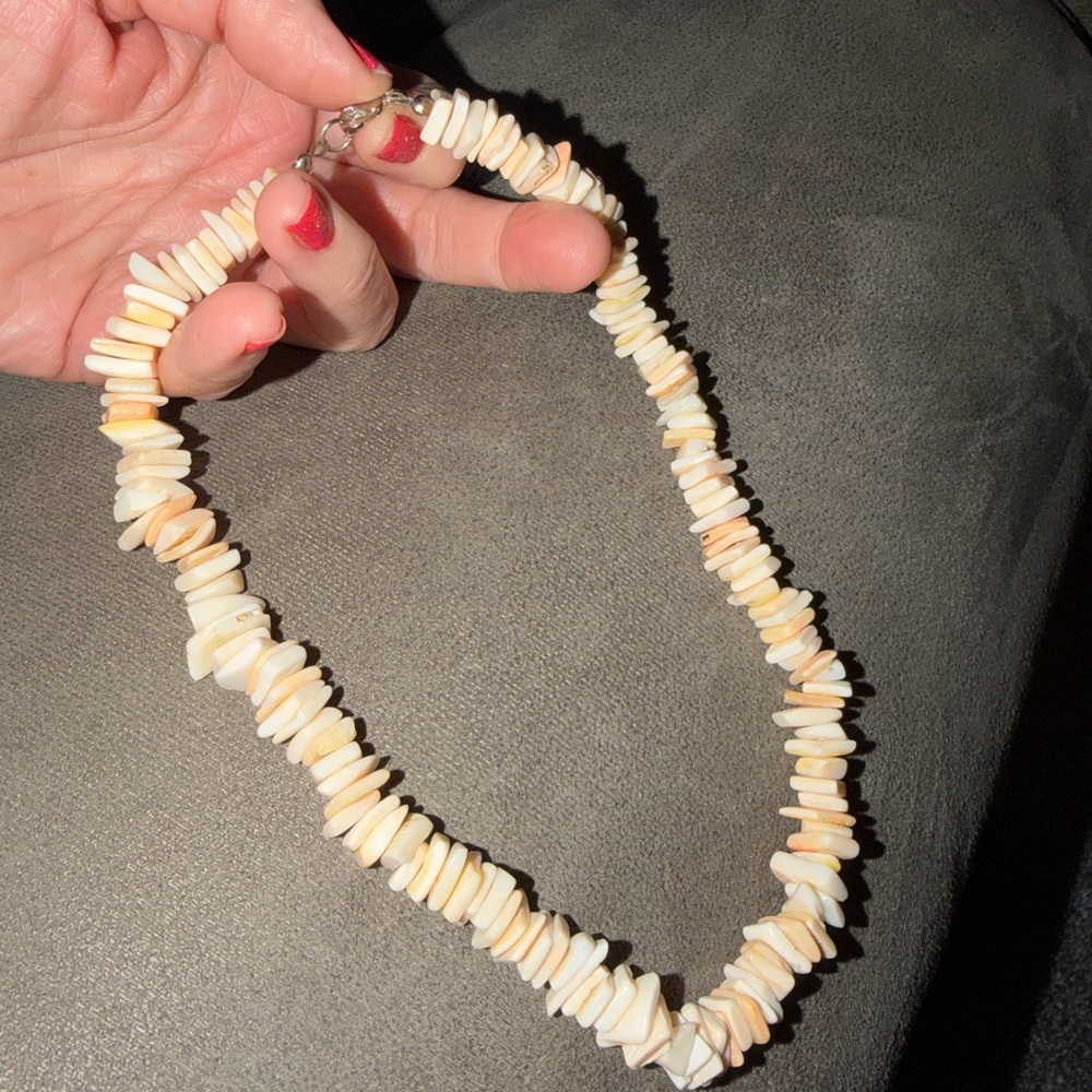 GRANDMAS JEWELRY Natural Shell Chip Necklace in Cream/Peach. MUST BE BUNDLED